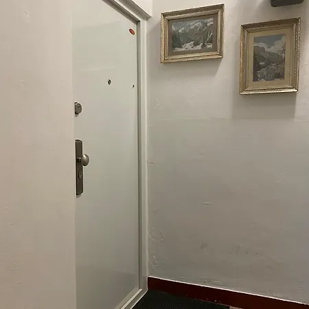 Gudi アパート